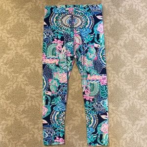Lilly Pulitzer leggings.